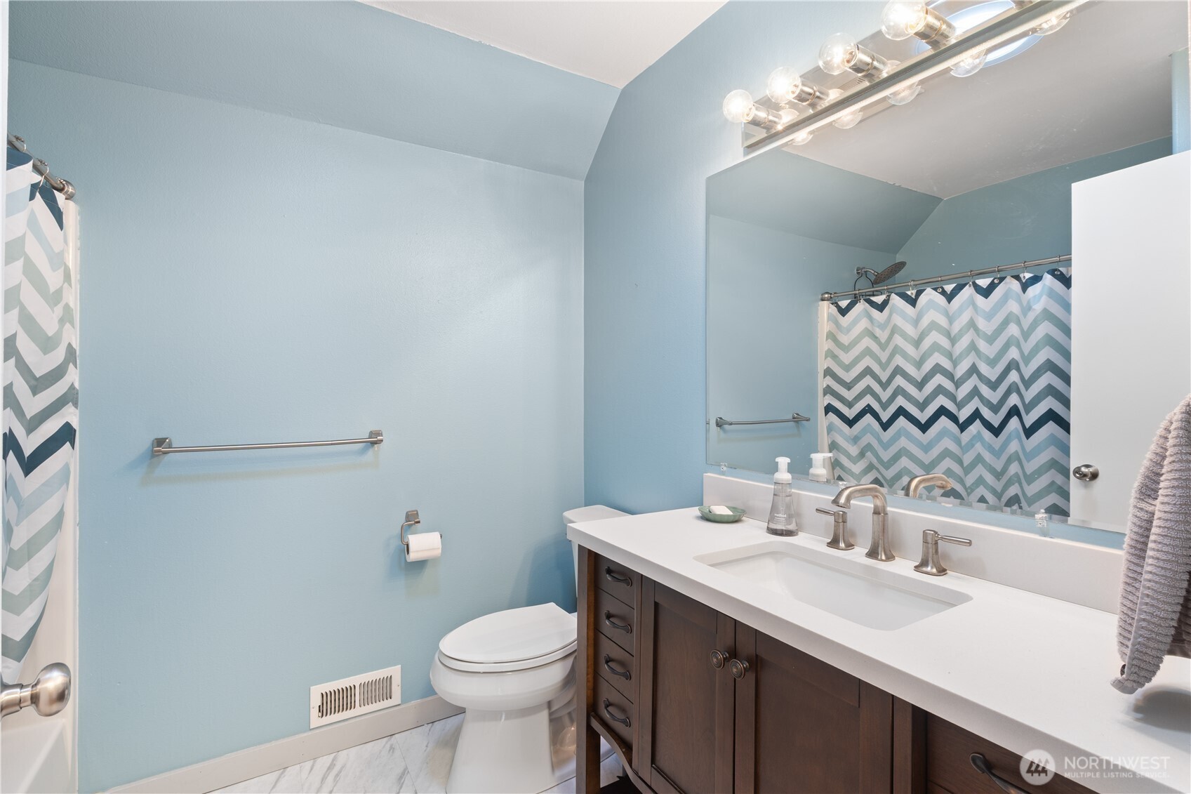 1715 E Illinois Property Photo 19