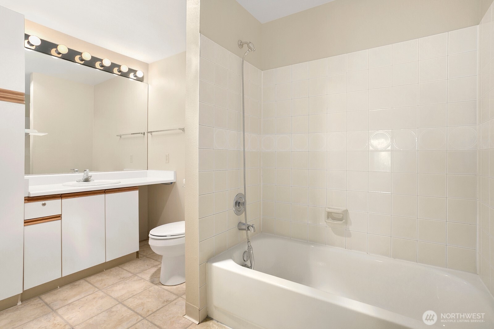 4106 Factoria Boulevard 213 Property Photo 18