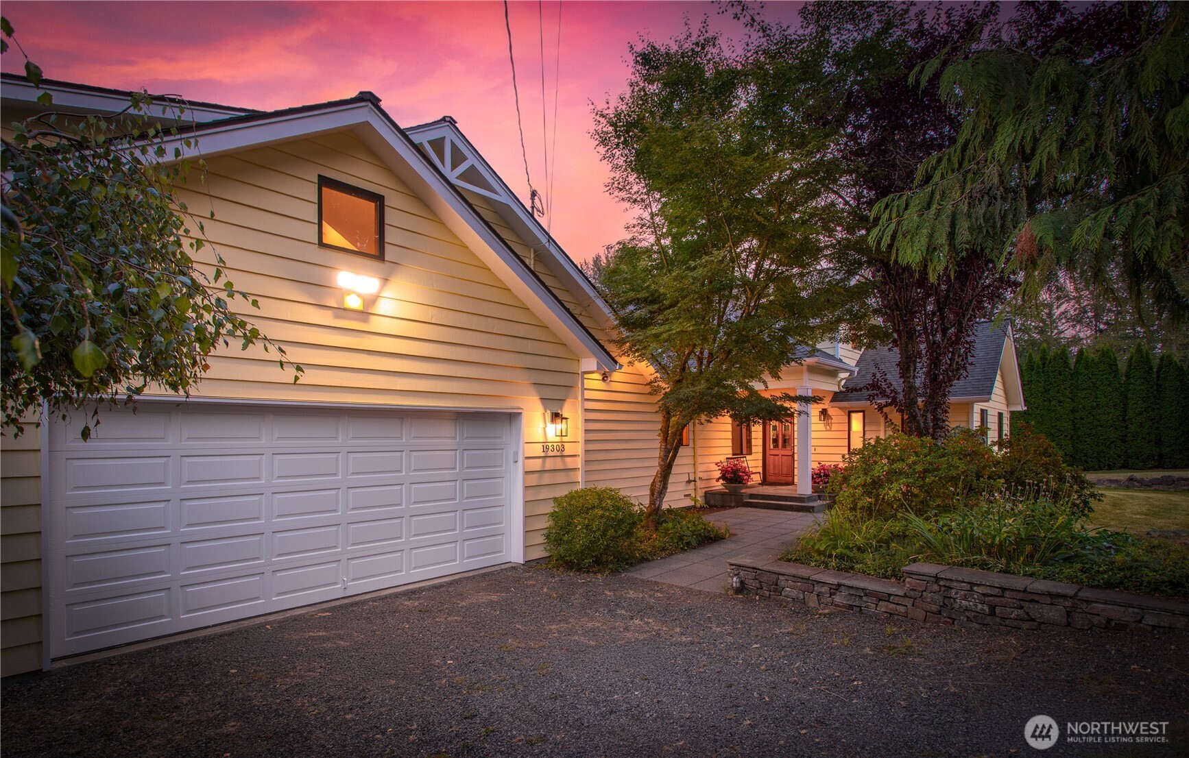 19303 Broadway Avenue Property Photo 5