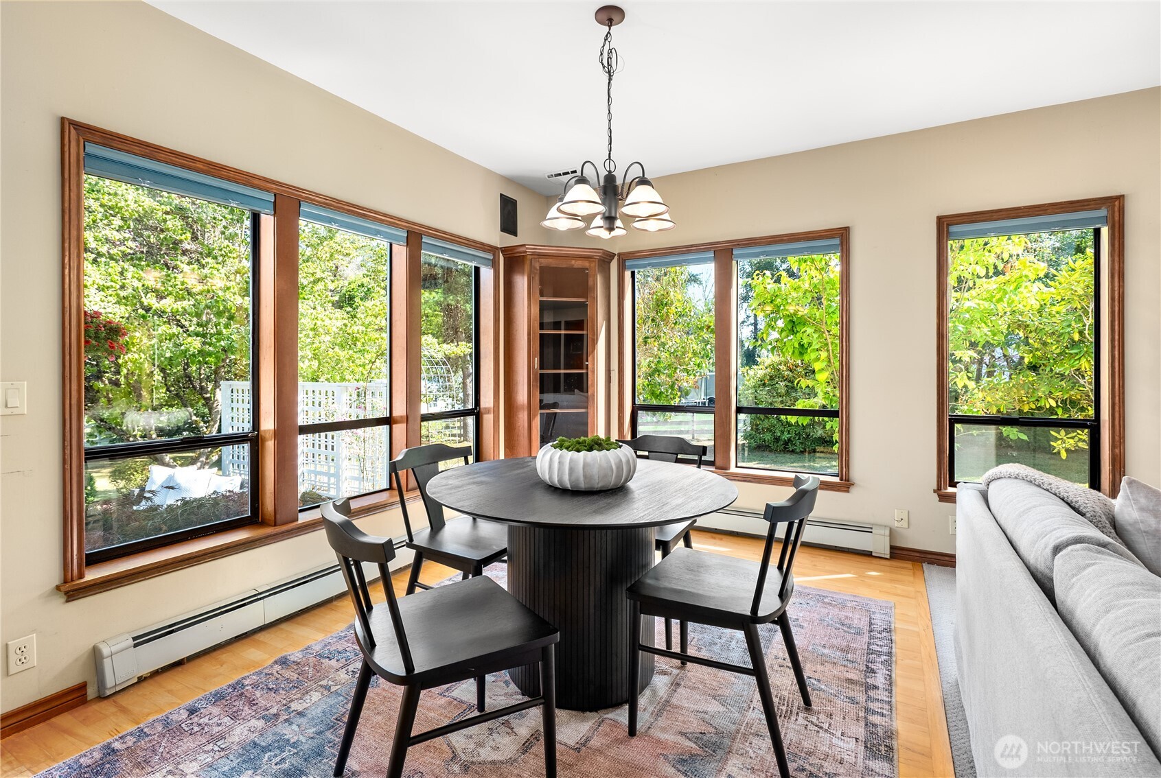 19303 Broadway Avenue Property Photo 11