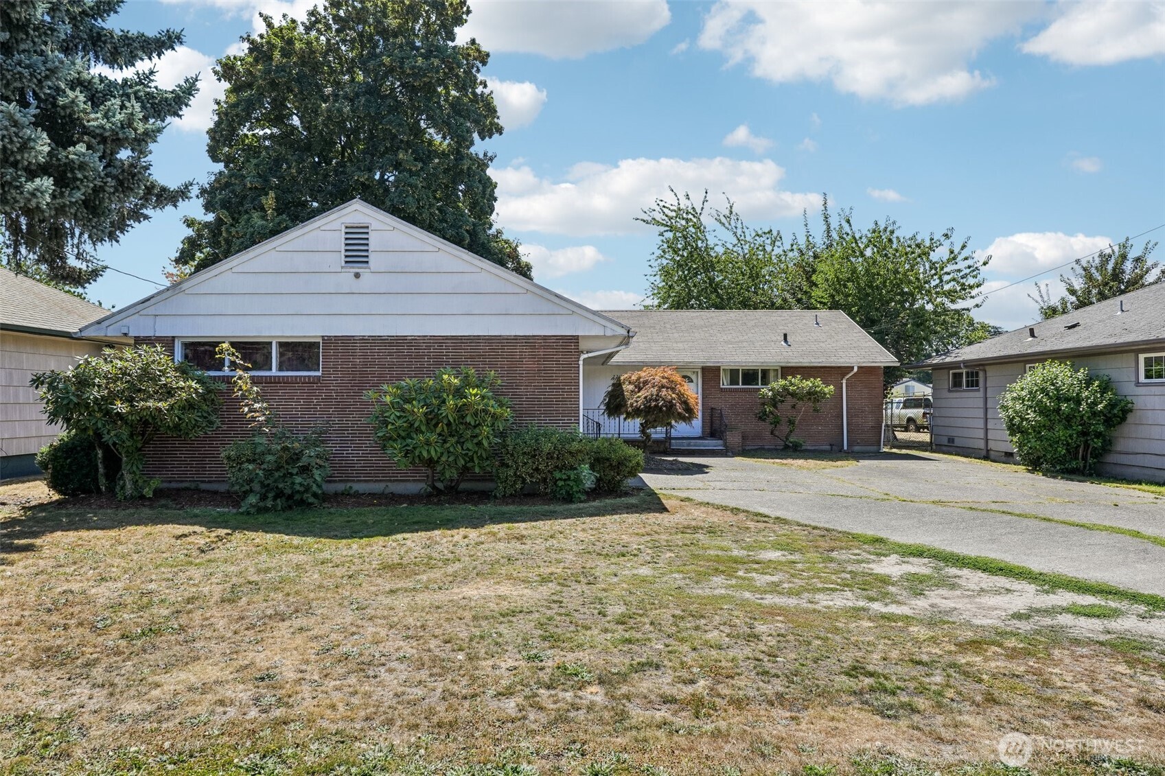 2219 Ocean Beach Highway Property Photo 1