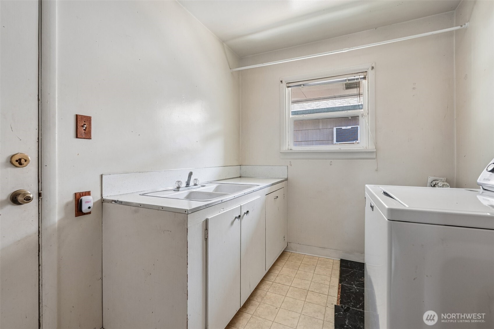 2219 Ocean Beach Highway Property Photo 17