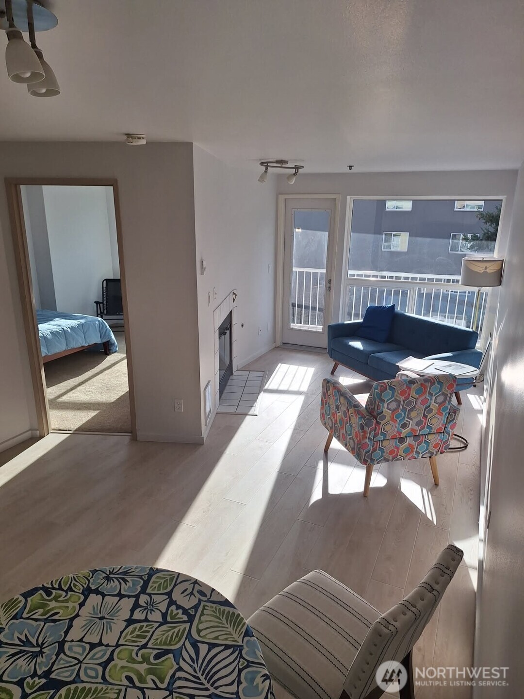 530 Melrose Avenue 705 Property Photo 4