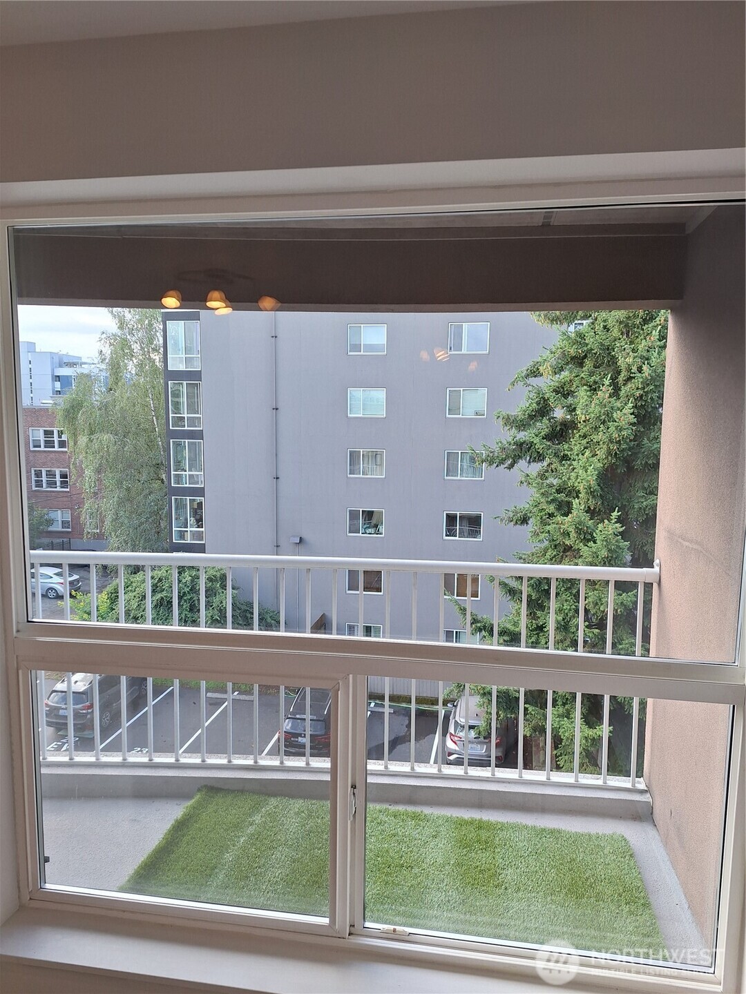 530 Melrose Avenue 705 Property Photo 11