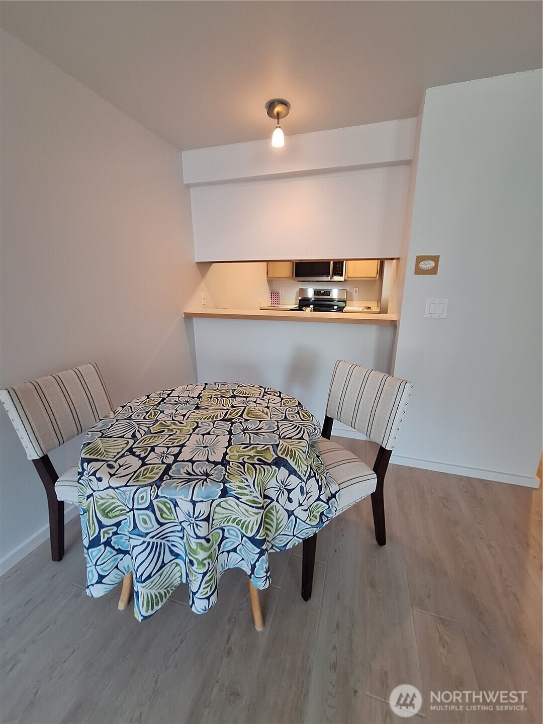 530 Melrose Avenue 705 Property Photo 13