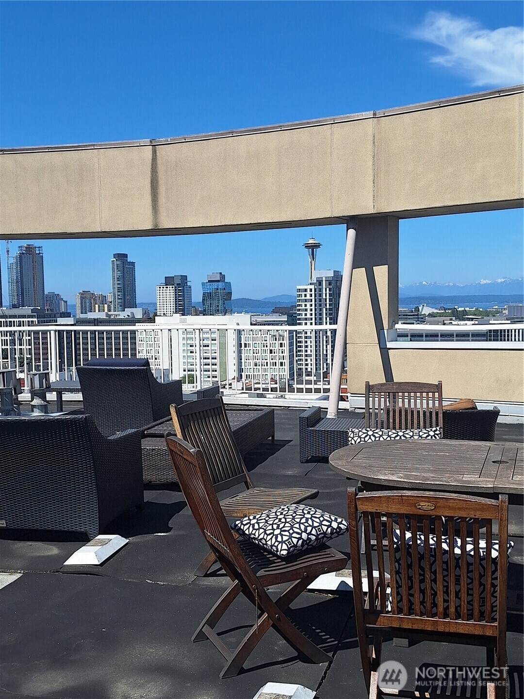 530 Melrose Avenue 705 Property Photo 23