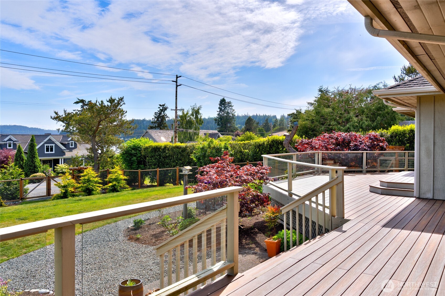 6404 Warren Street Property Photo 4
