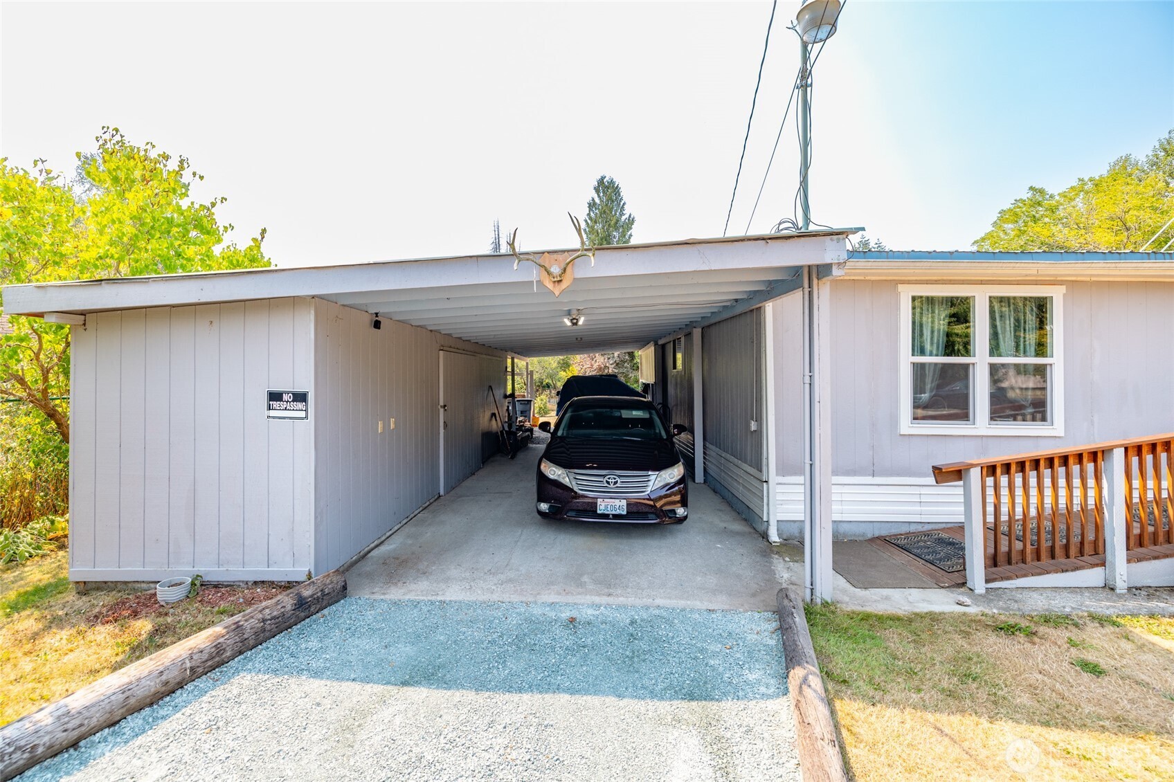 7470 2nd Street Property Photo 3