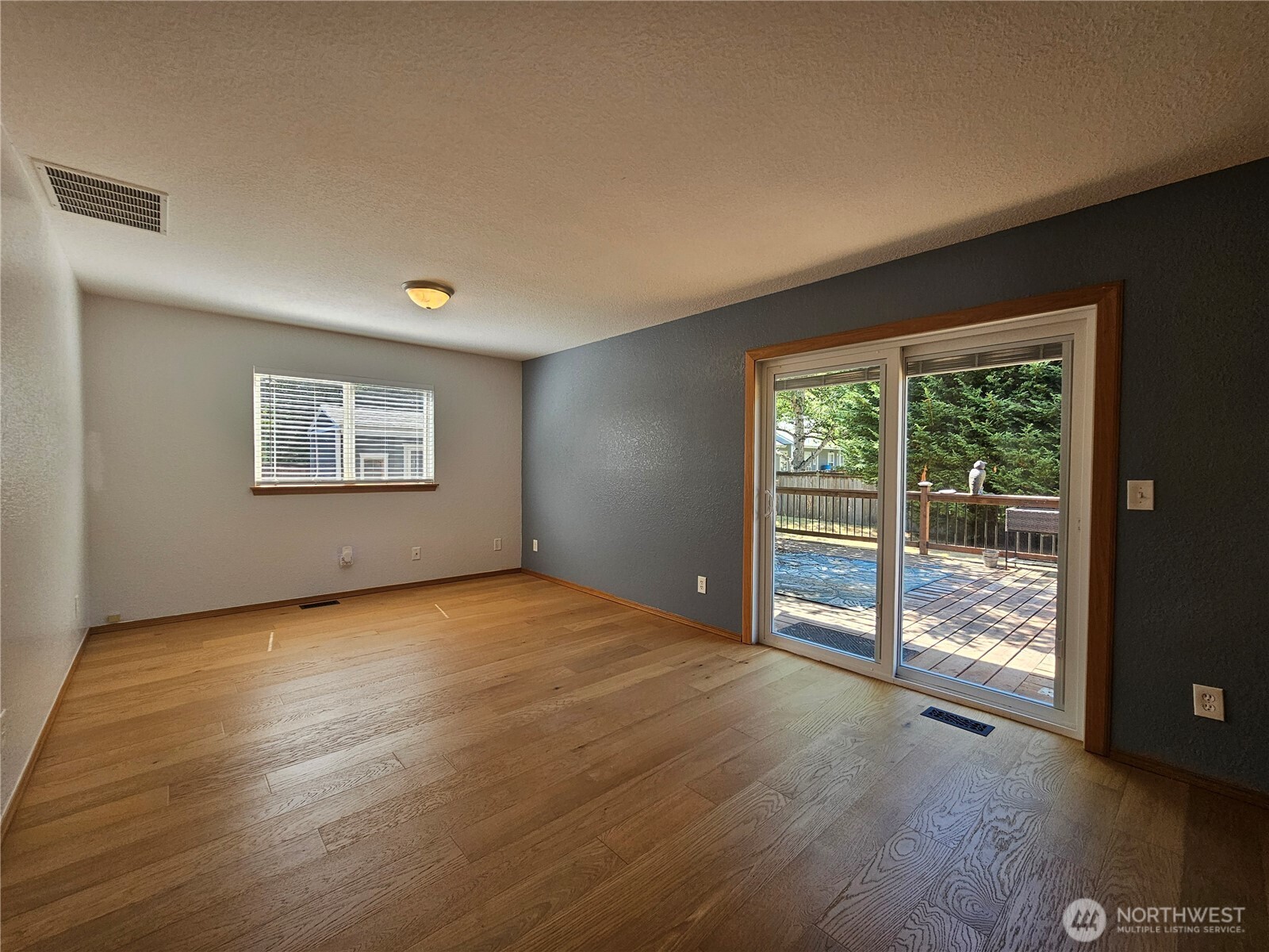20414 2nd Avenue Property Photo 15