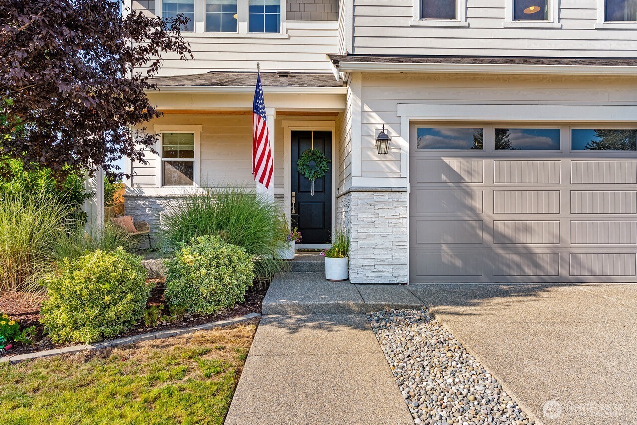 15615 Washington Street Property Photo 2