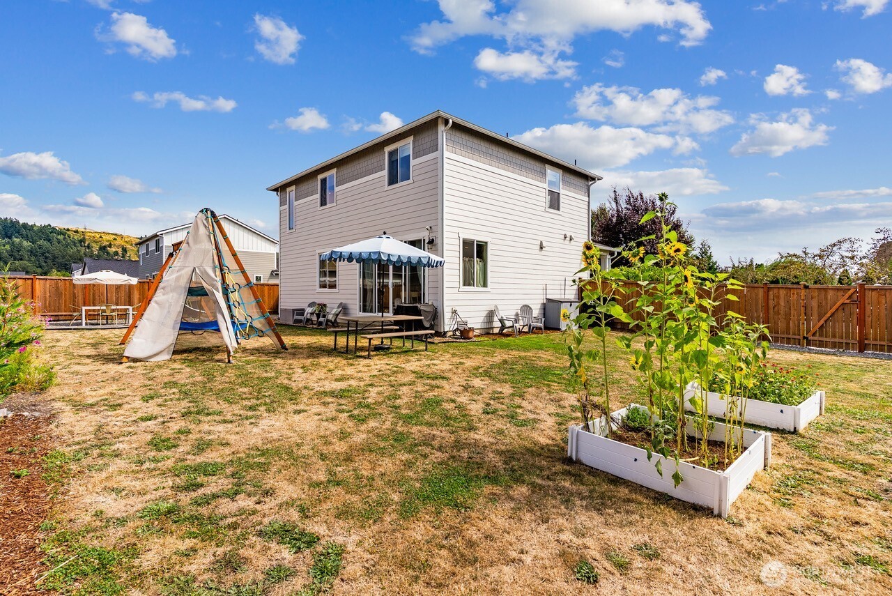 15615 Washington Street Property Photo 18