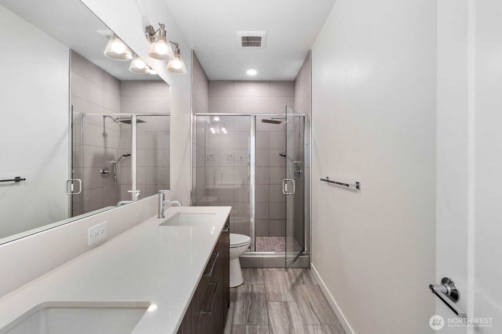 1539 14th Avenue B Property Photo 16