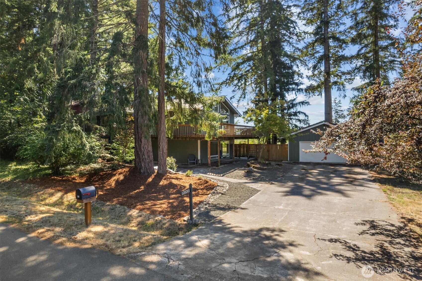 131 E Channel Drive Property Photo 2