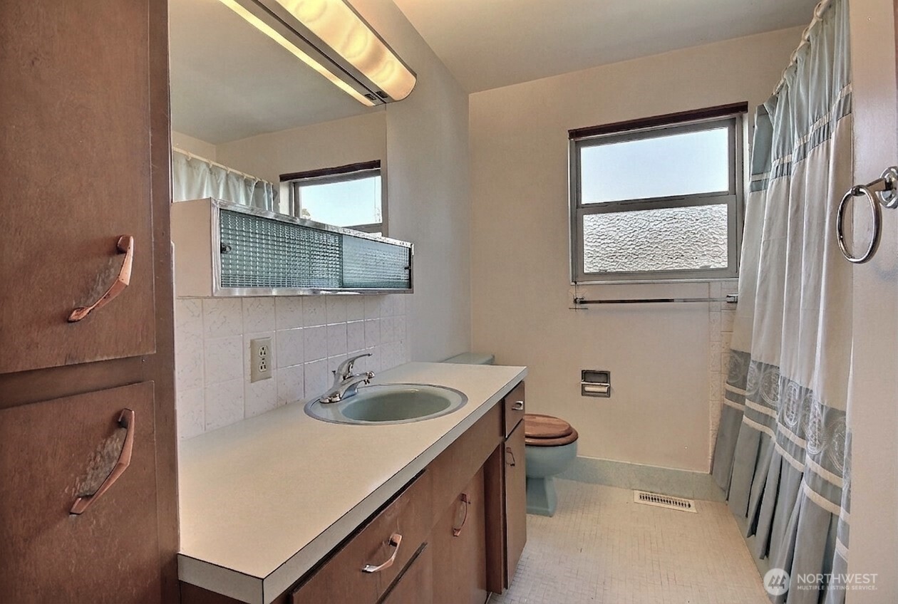 326 Renton Avenue Property Photo 19
