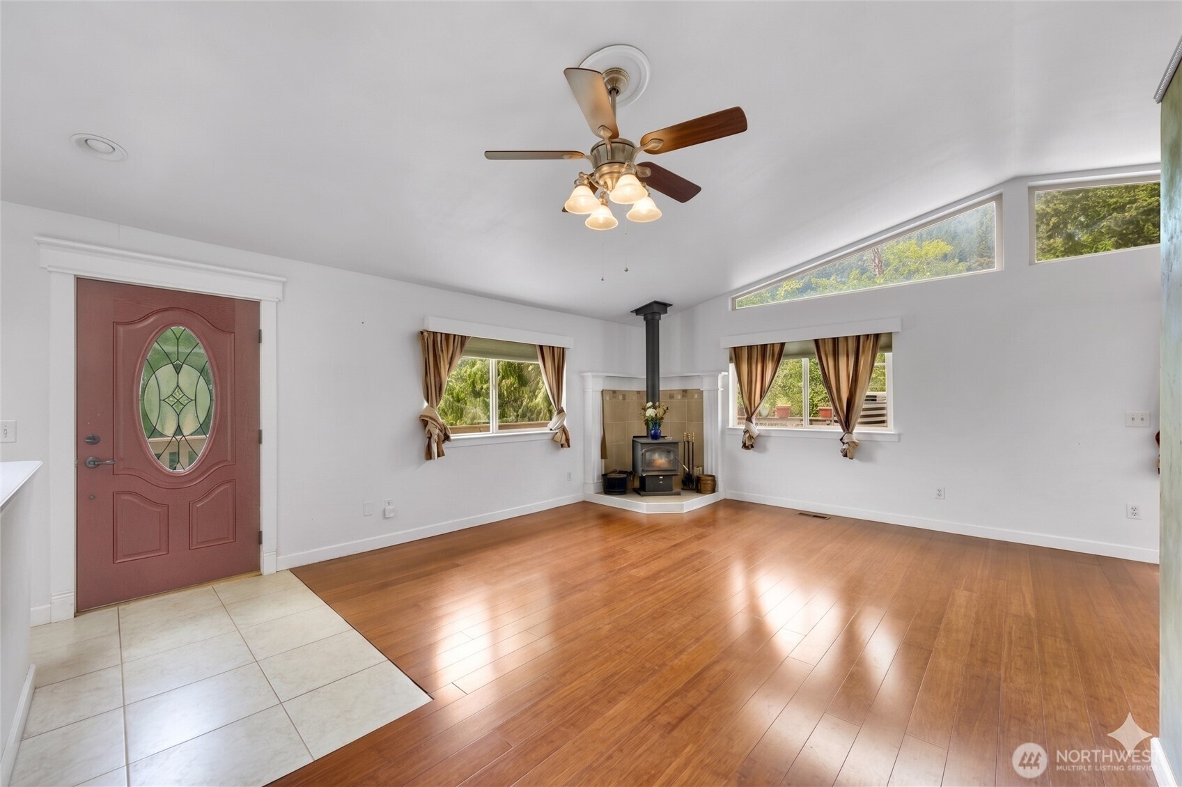 3046 Glenhaven Drive Property Photo 4