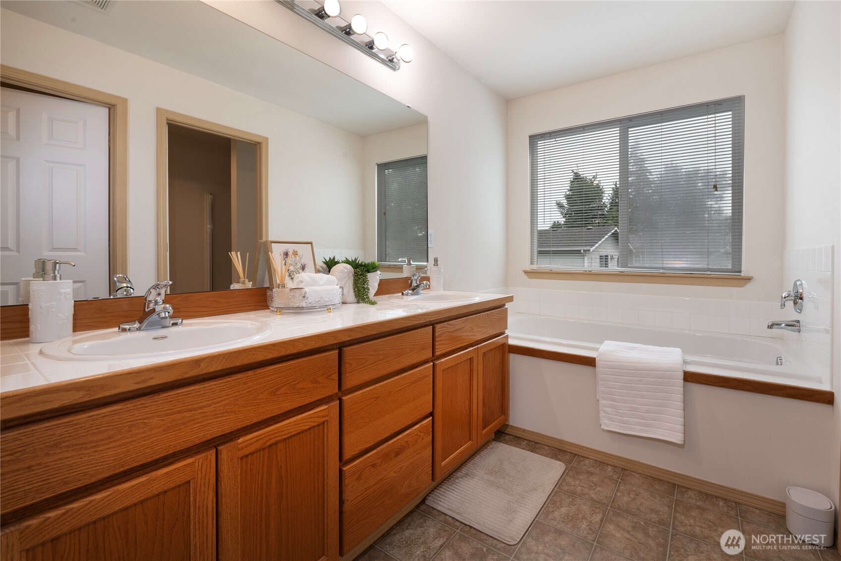 926 99th Street Property Photo 16