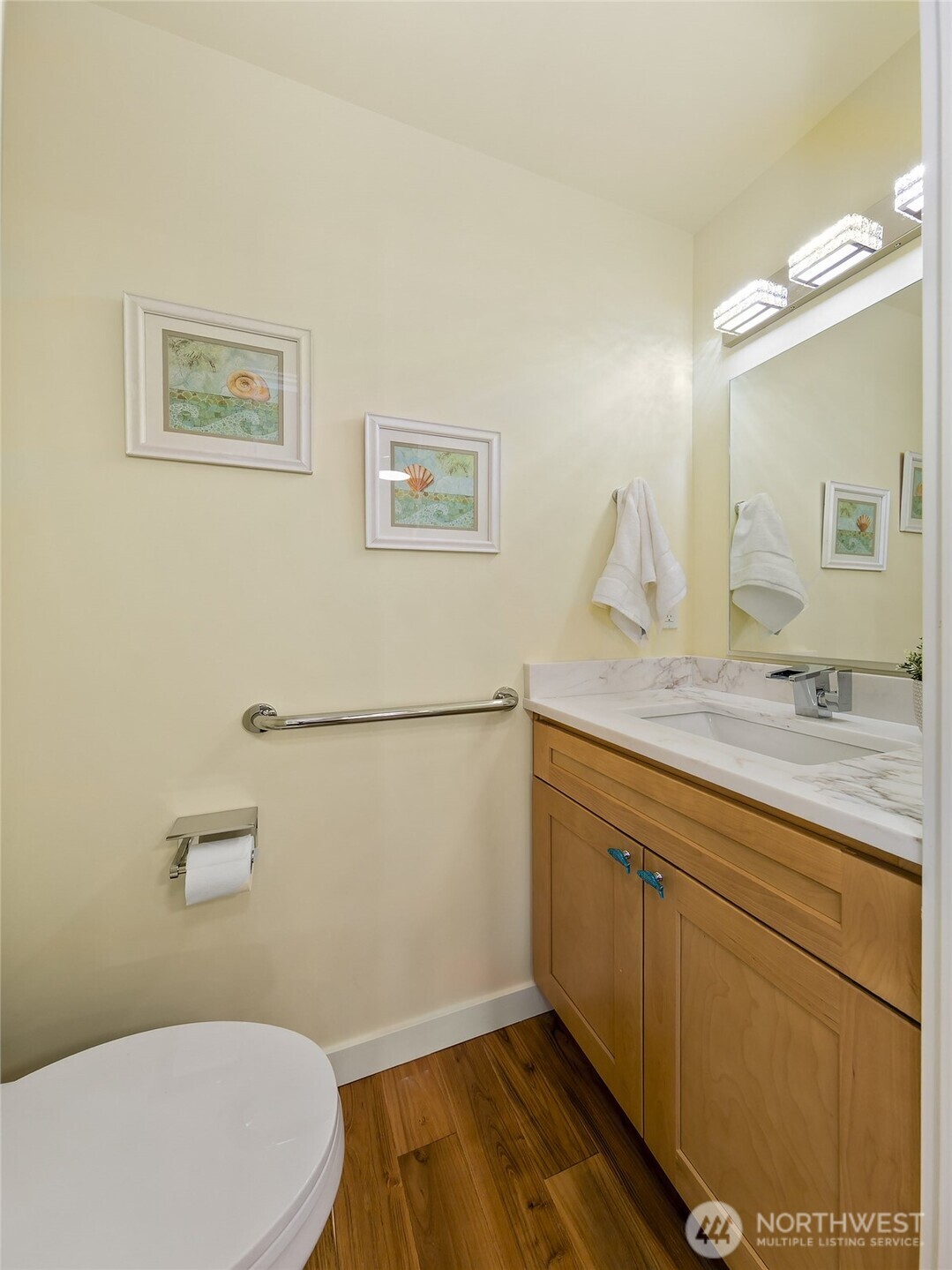 330 Ne Elk Place Property Photo 11