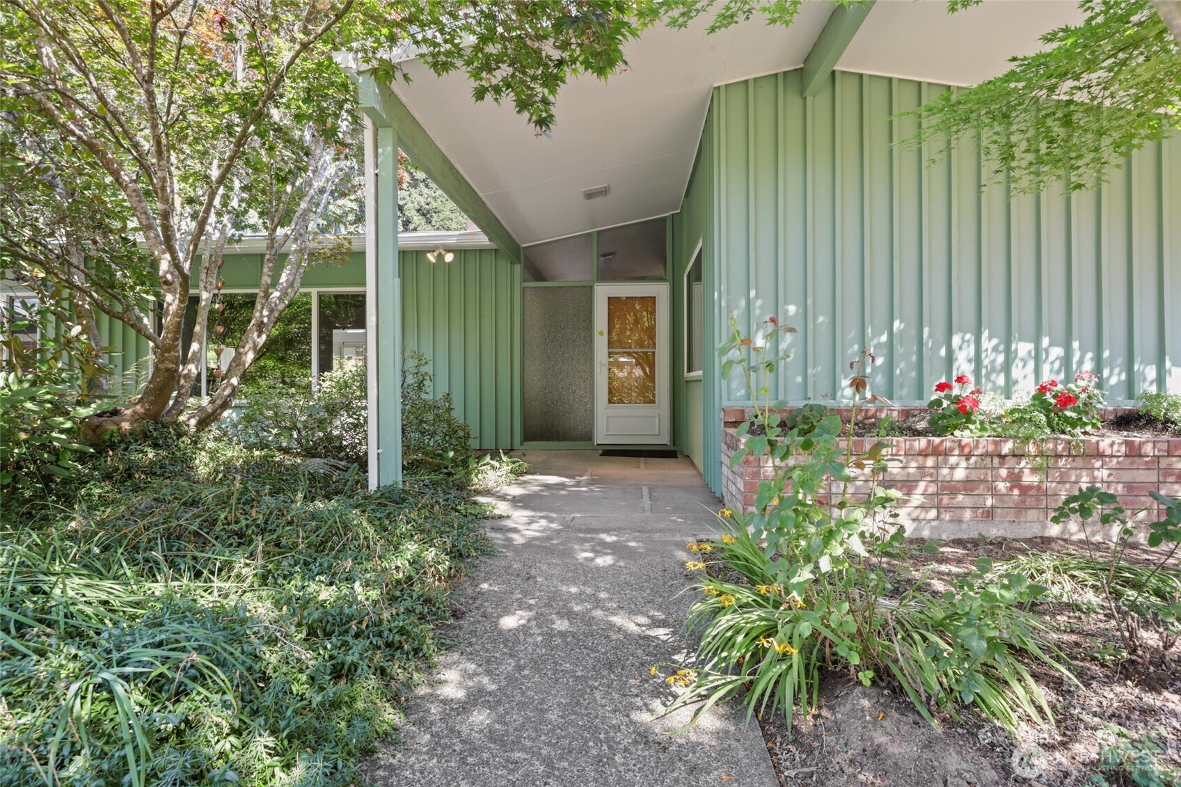 2406 Fir Street Property Photo 1