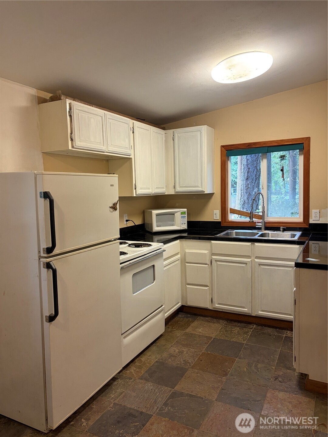 42062 Cedar Street Property Photo 11