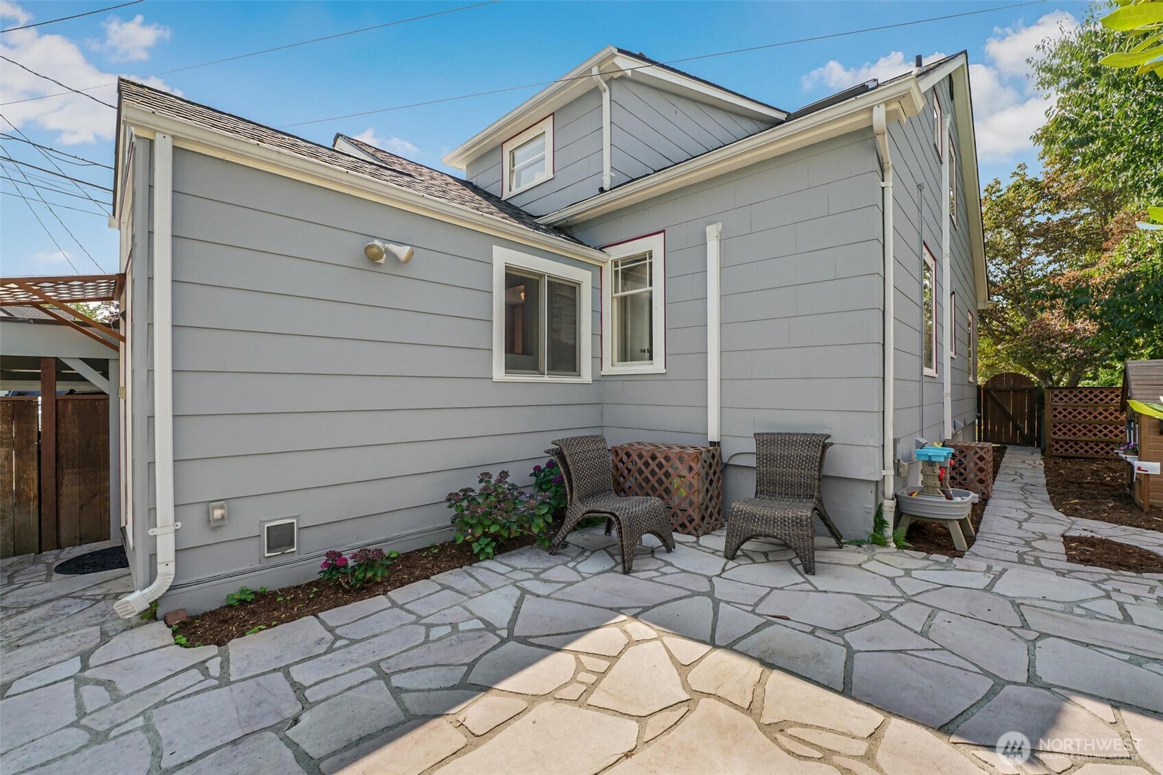 1115 N Cedar Street Property Photo 31