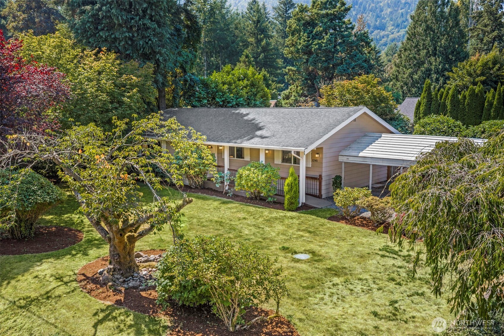 1245 6th Avenue Property Photo 1