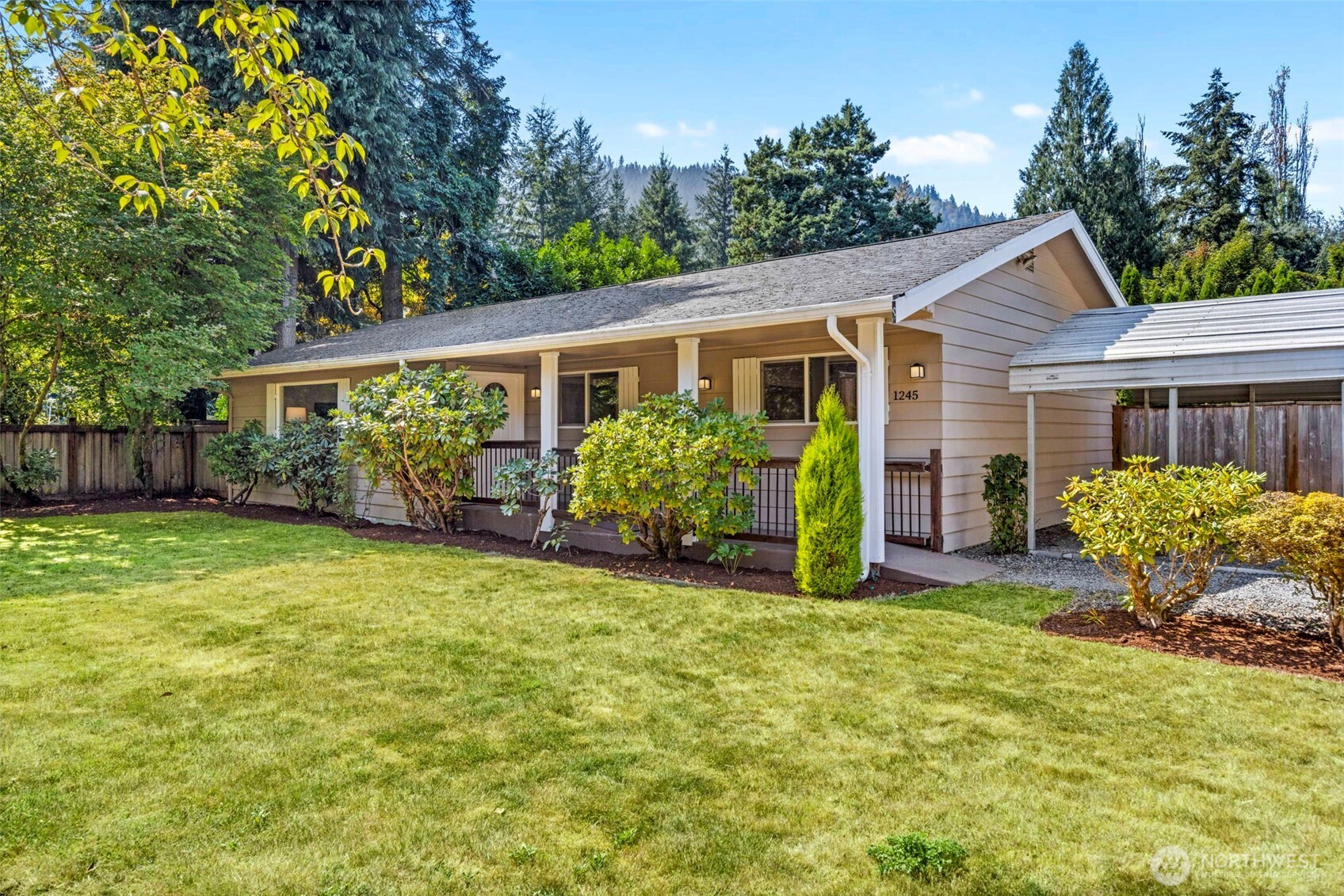 1245 6th Avenue Property Photo 2