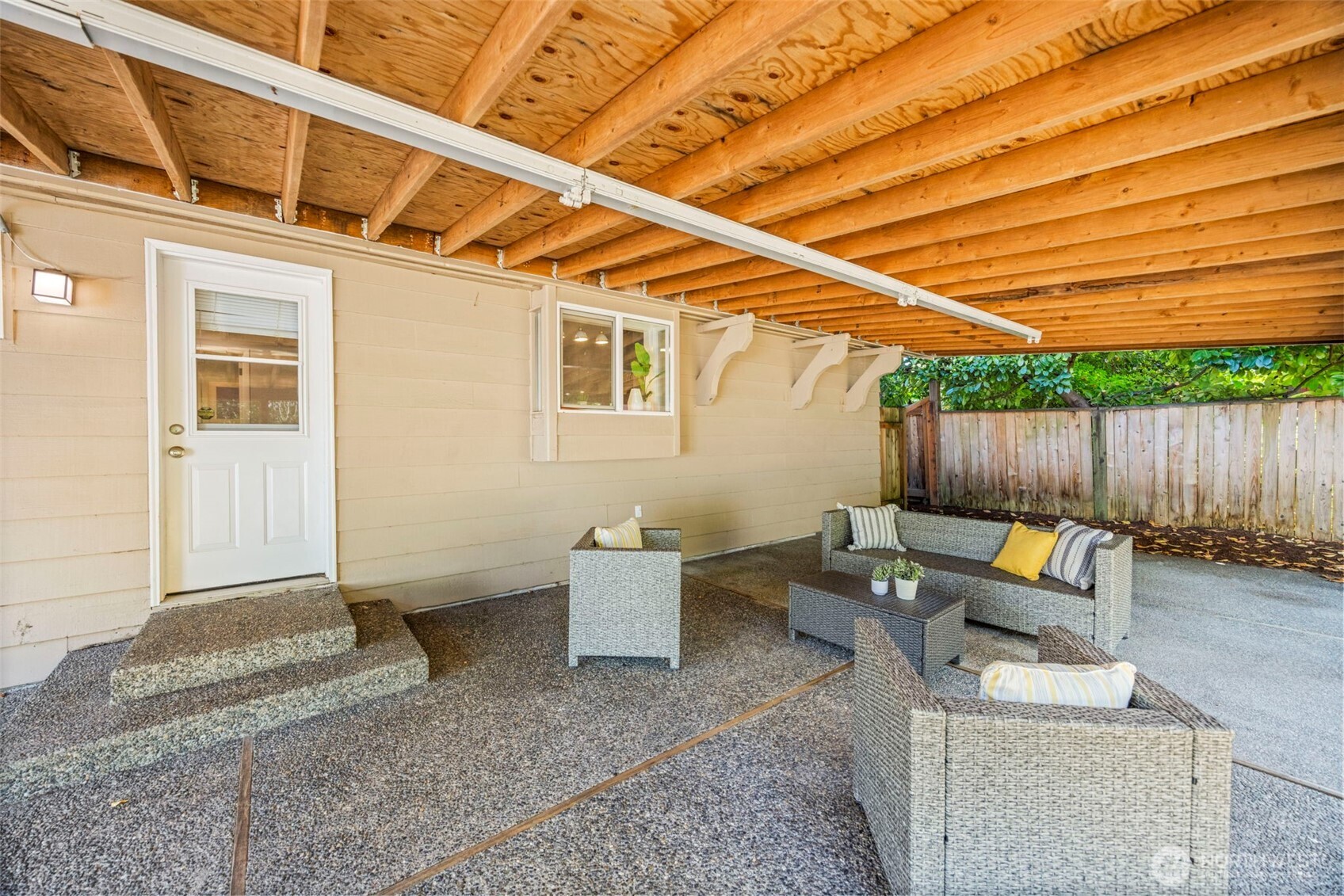1245 6th Avenue Property Photo 12