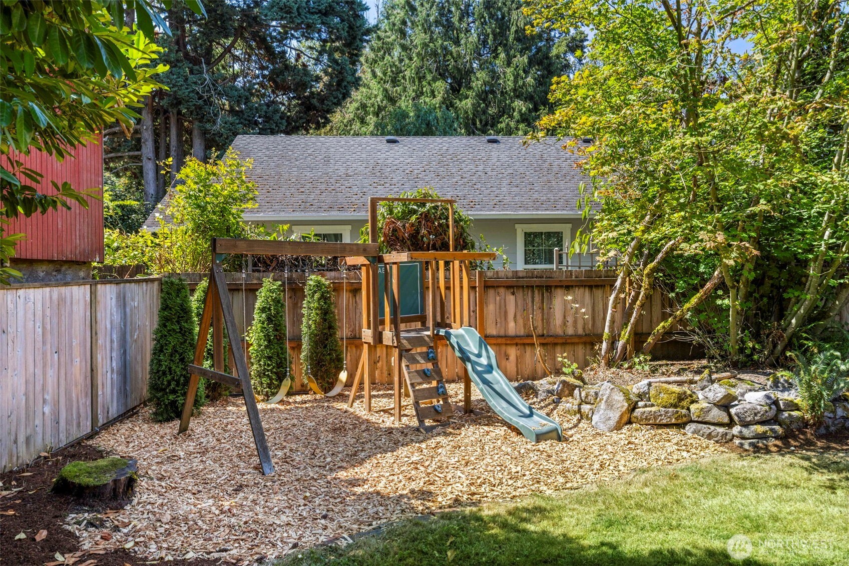 1245 6th Avenue Property Photo 15