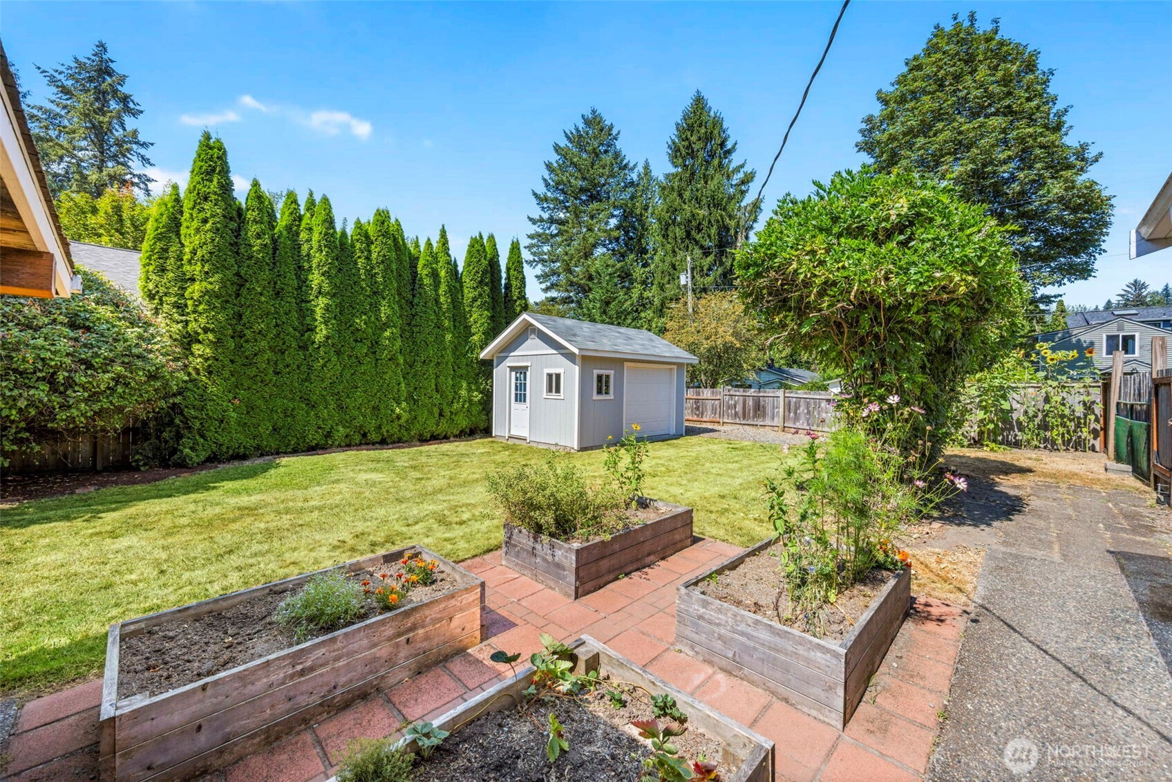 1245 6th Avenue Property Photo 24