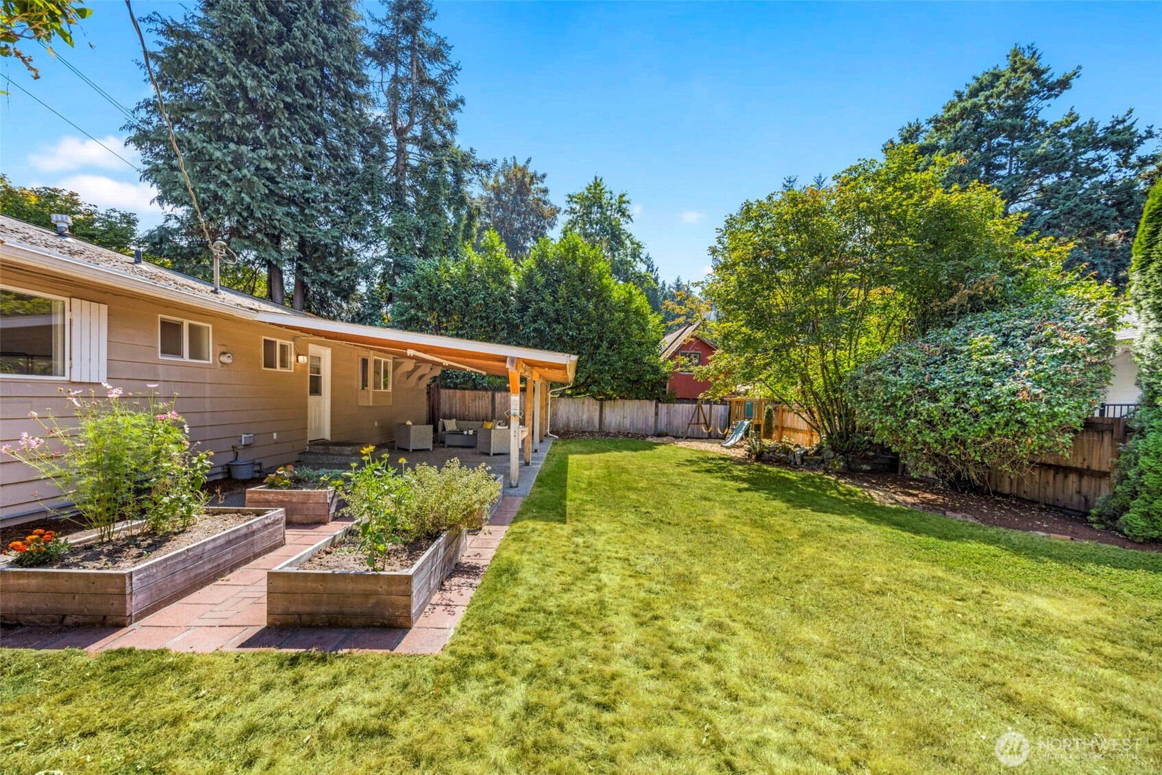 1245 6th Avenue Property Photo 27