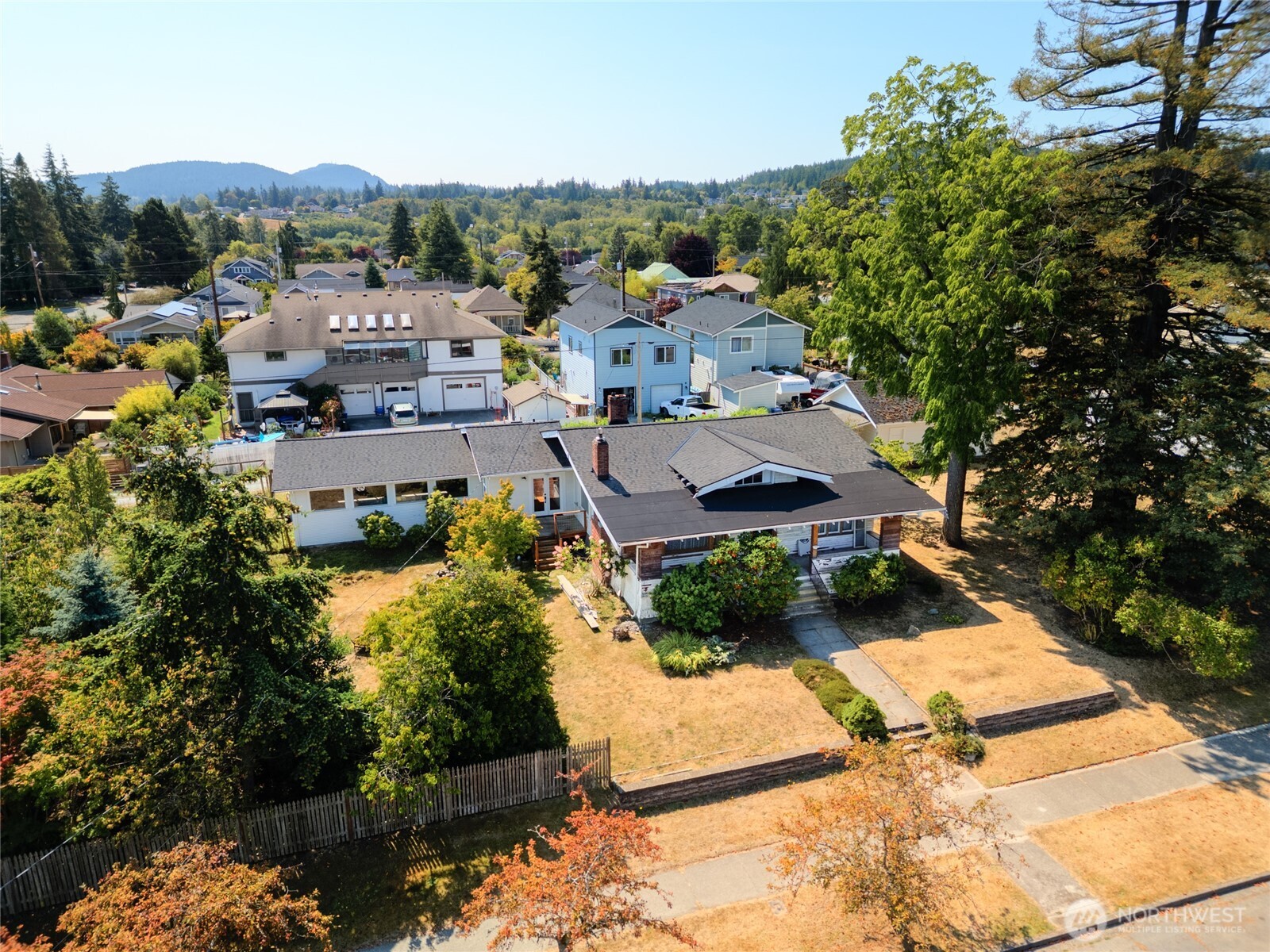 1811 9th Property Photo 4