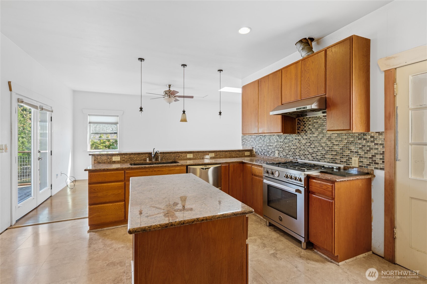1811 9th Property Photo 24
