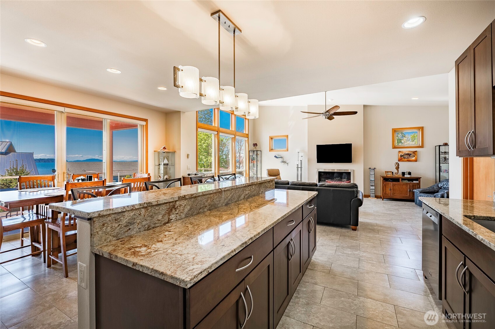 8285 Sunset Street Property Photo 3