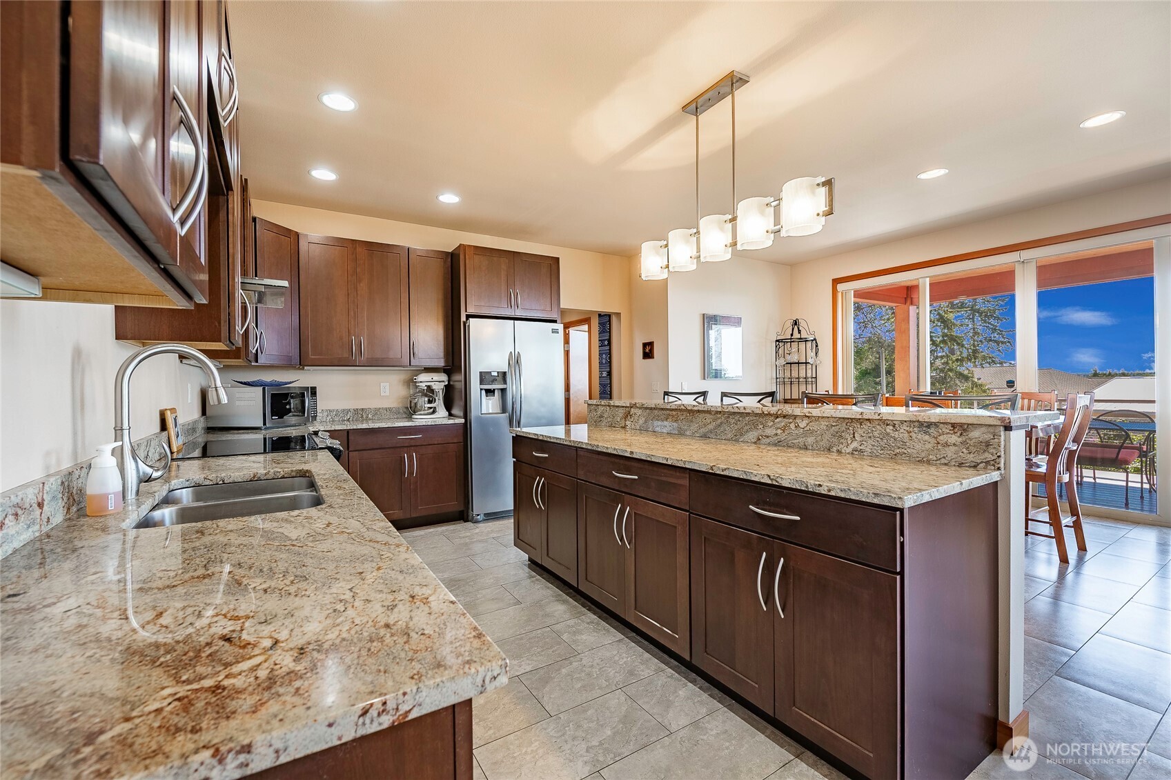 8285 Sunset Street Property Photo 4