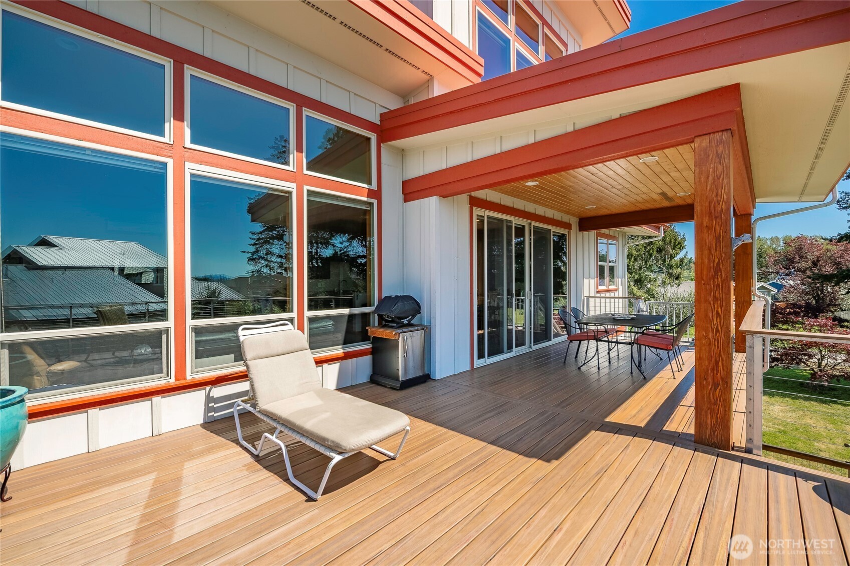 8285 Sunset Street Property Photo 9