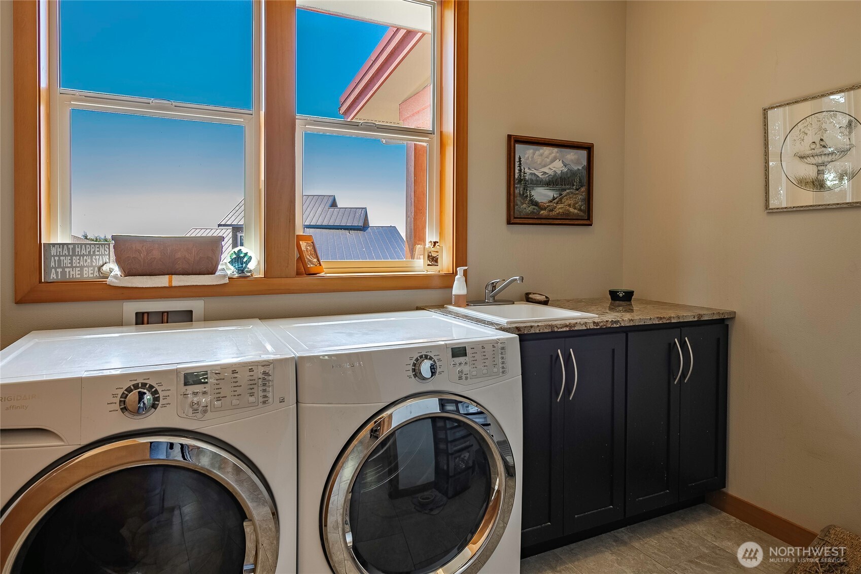 8285 Sunset Street Property Photo 22