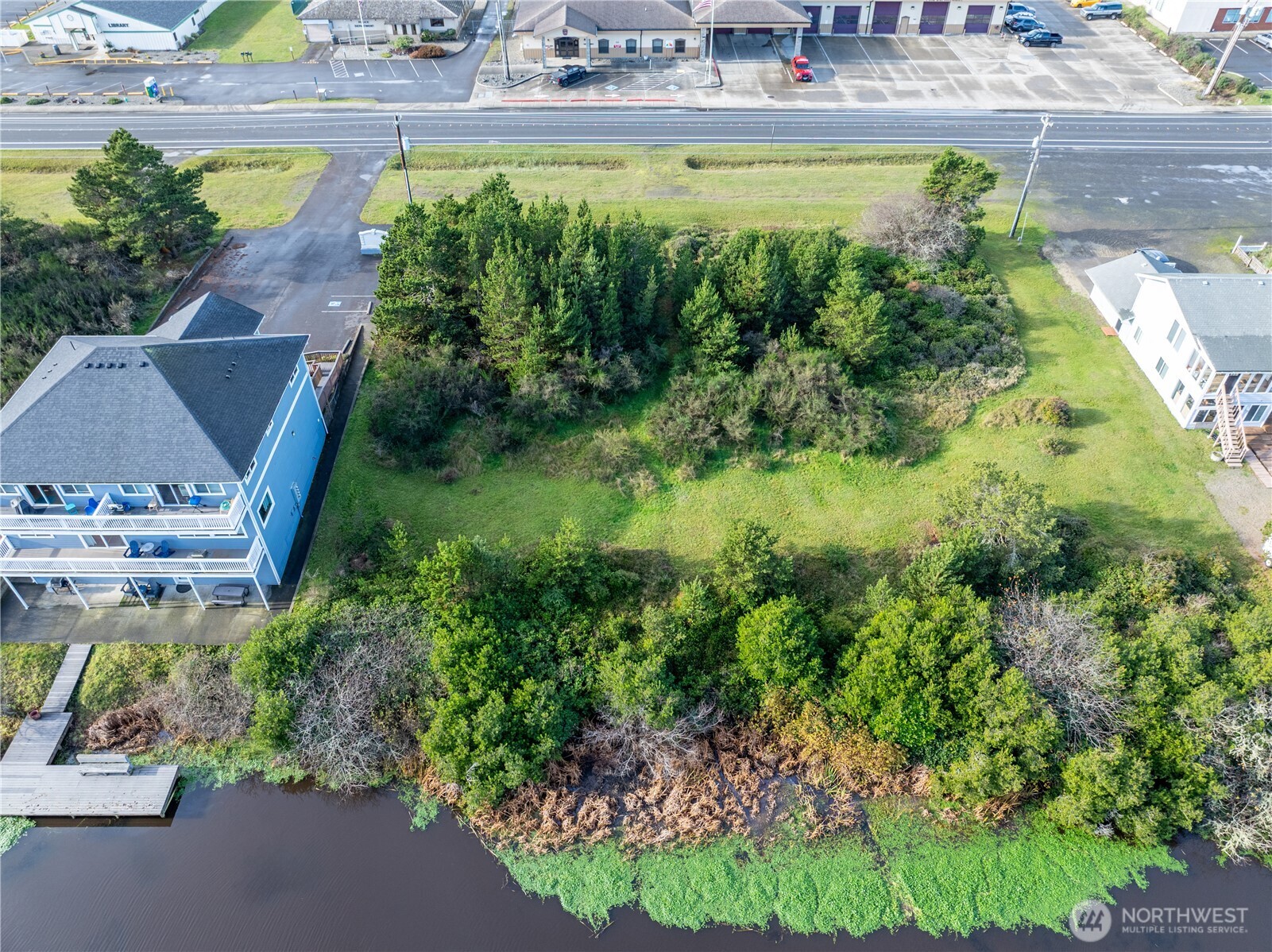 564 Point Brown Avenue Property Photo 24