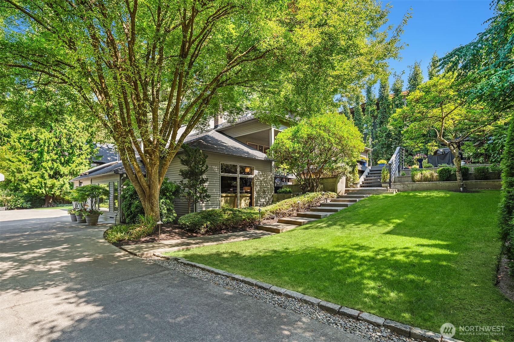 4330 W Cramer Street Property Photo 1