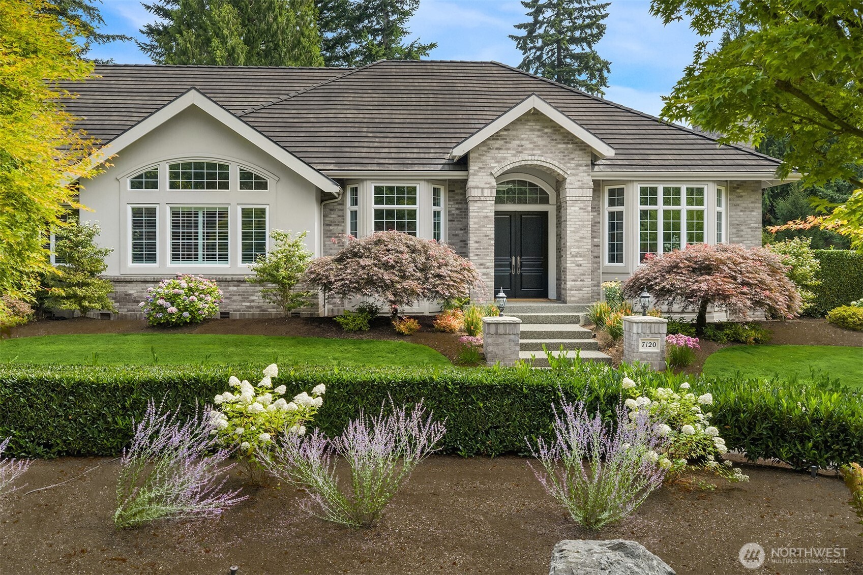 7120 259th Place Property Photo 4