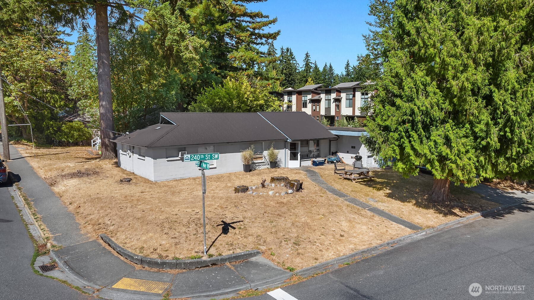 5507 240th Street Property Photo 6