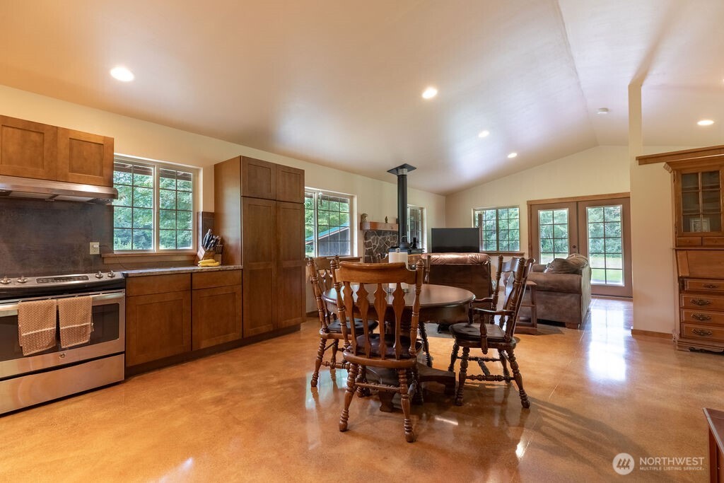 2298 Undie Road Property Photo 2