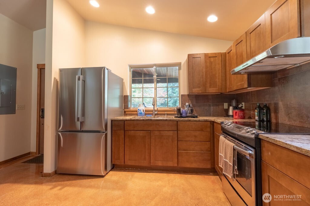 2298 Undie Road Property Photo 8