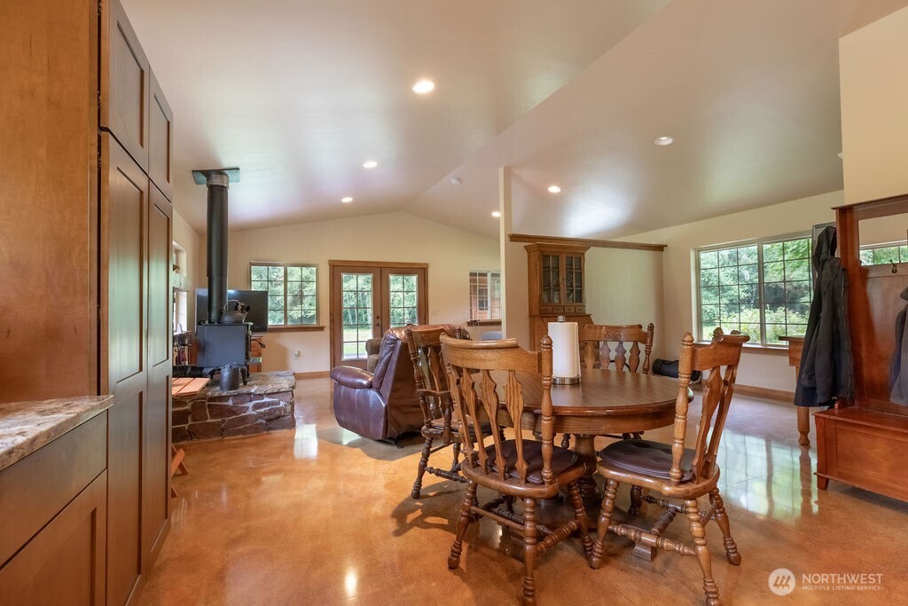 2298 Undie Road Property Photo 9