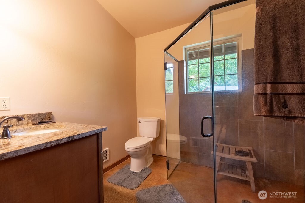 2298 Undie Road Property Photo 11