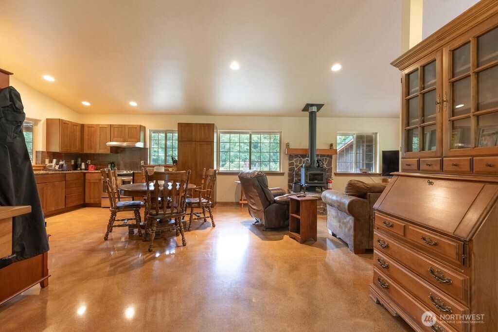 2298 Undie Road Property Photo 14