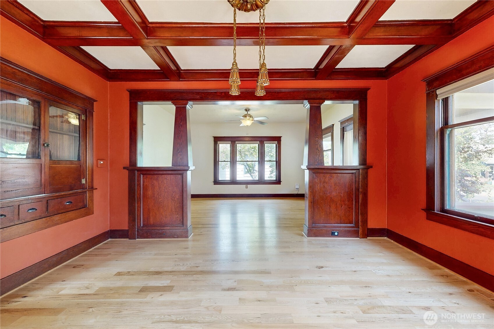 546 Locust Street Property Photo 6