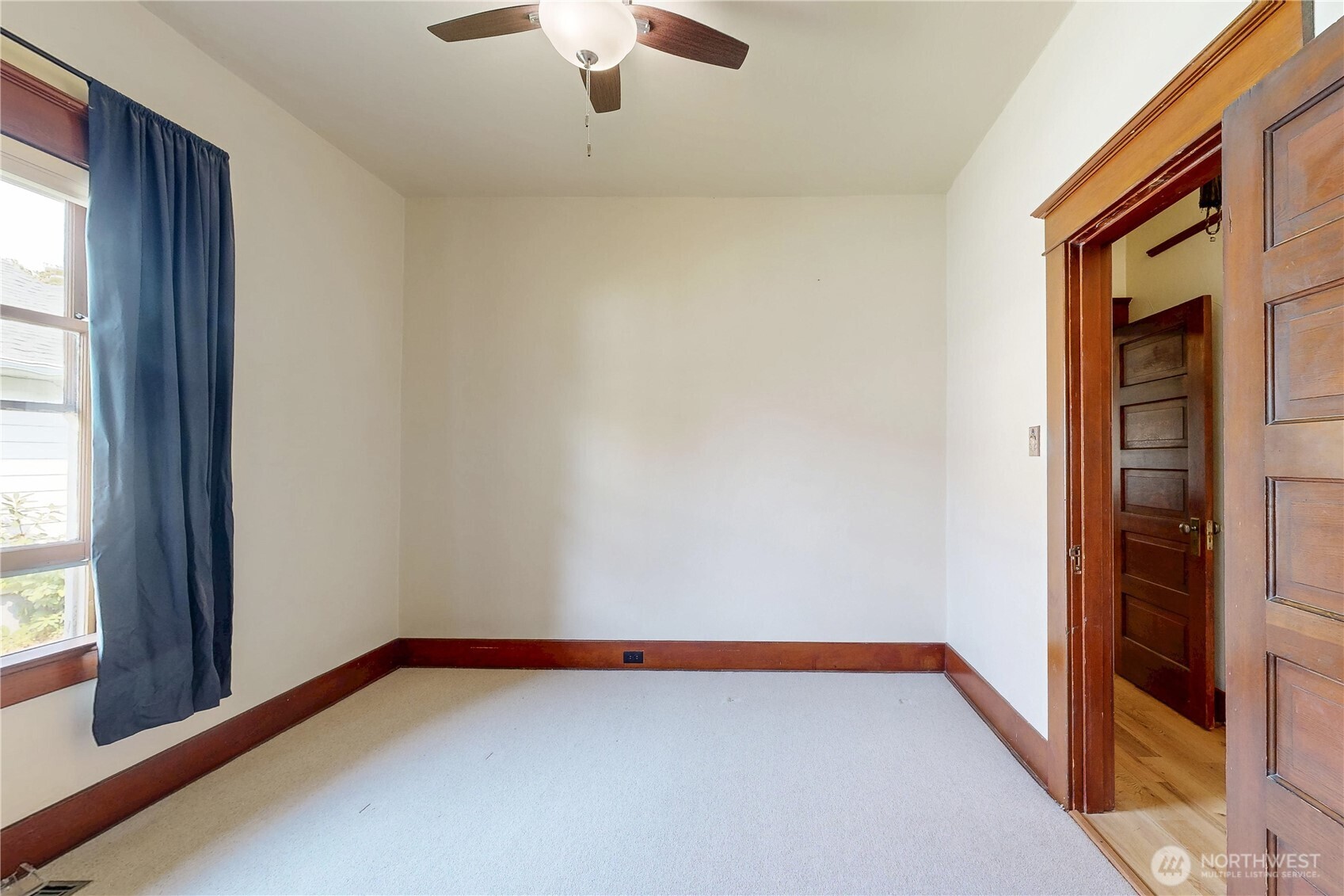 546 Locust Street Property Photo 16