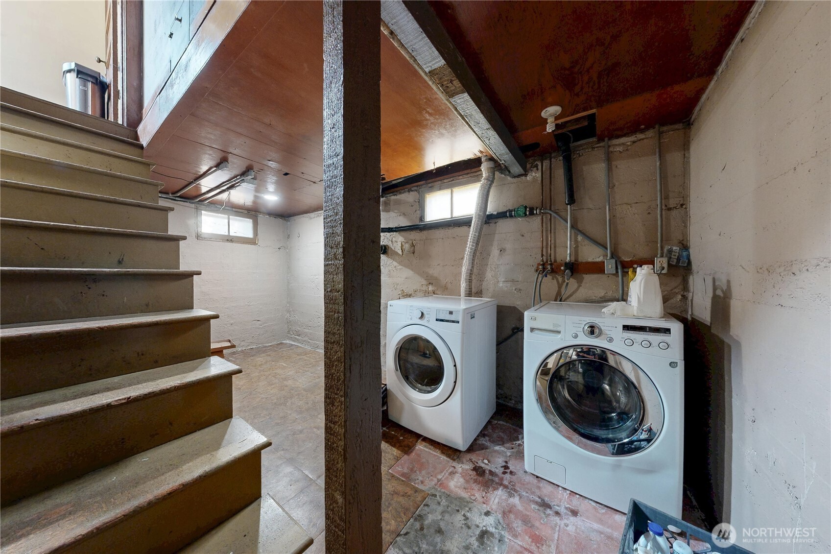 546 Locust Street Property Photo 19