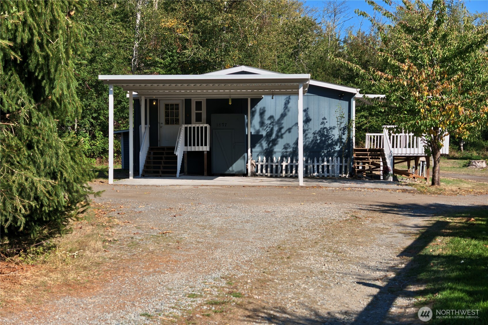 1877 Old Hwy 99 North Road Property Photo 4