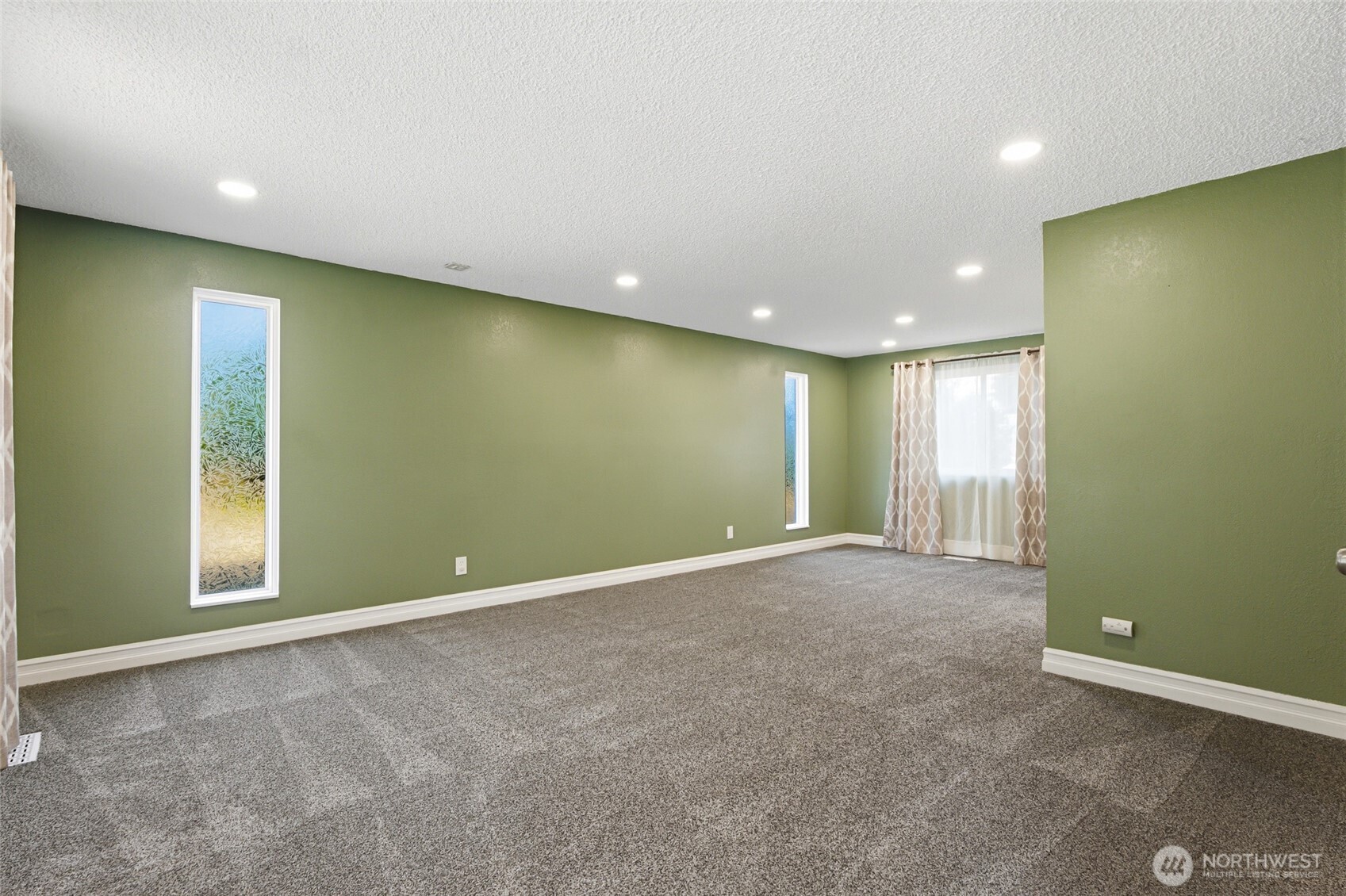7804 Bobcat Drive Property Photo 6